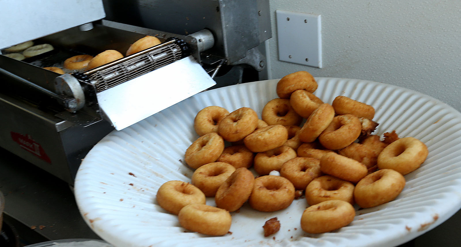 Brown's Donuts